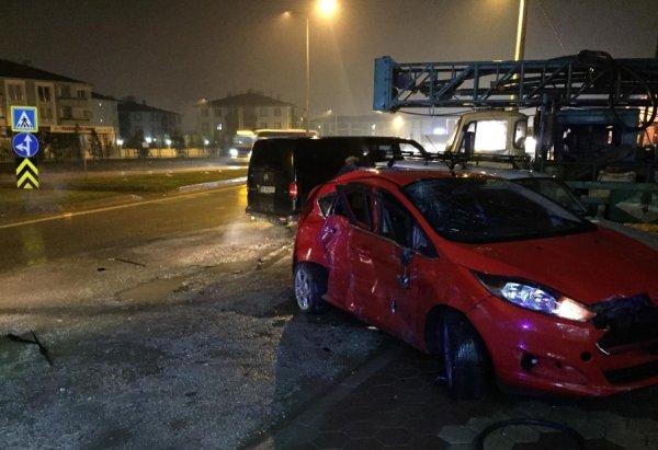 Kaldırımda servis bekleyen kadınlar ölümden döndü