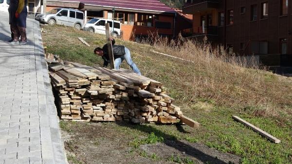 Uzungöl’de kaçak yapı sahipleri bina yıkıyor