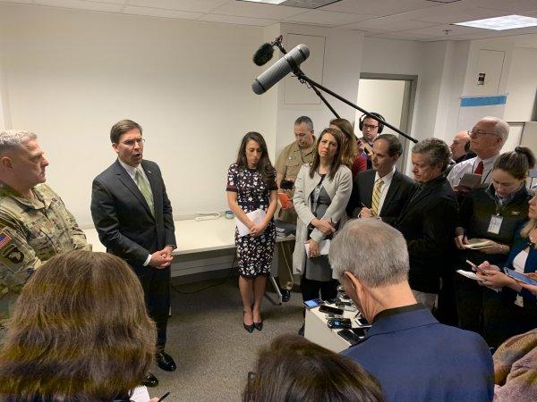 ABD Savunma Bakanı Irak'tan çıkmayacaklarını duyurdu