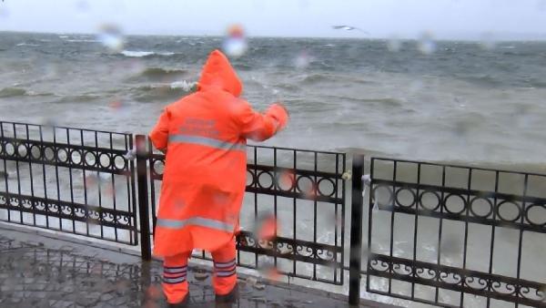 İBB, fırtınanın İstanbul'da yarattığı bilançoyu duyurdu