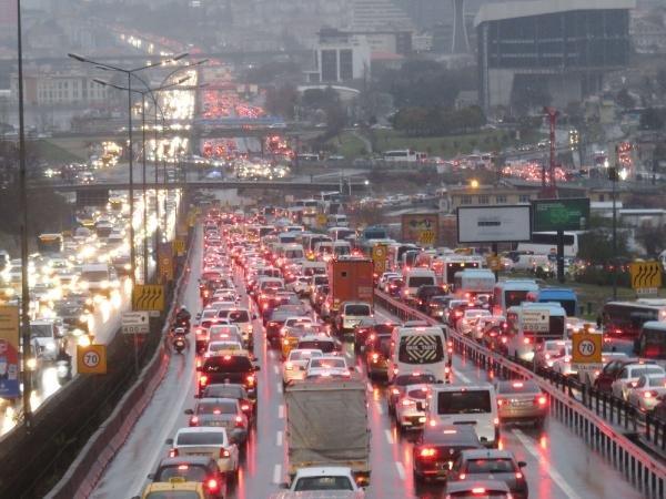 İBB, fırtınanın İstanbul'da yarattığı bilançoyu duyurdu