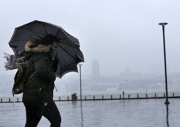 İstanbul'da fırtına 2 gündür devam ediyor