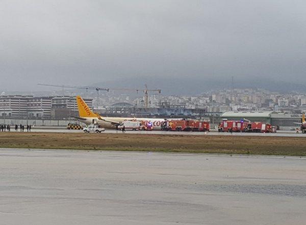Sabiha Gökçen'de yolcu uçağı pistten çıktı