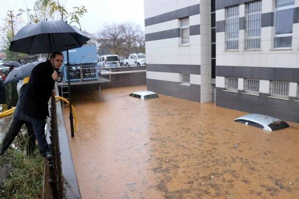 Antalya ve Mersin'de fırtına alarmı: Tahliyeler başladı