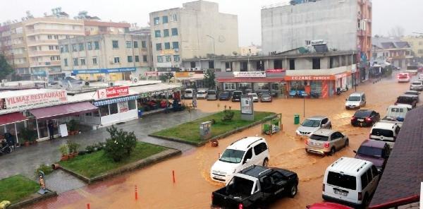 Antalya ve Mersin'de fırtına alarmı: Tahliyeler başladı