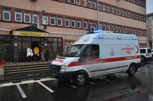 Sınıfta arkadaşlarıyla tartışan öğrenci pencereden atladı