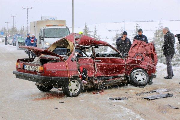 Eskişehir'de genç avukat trafik kazasında öldü