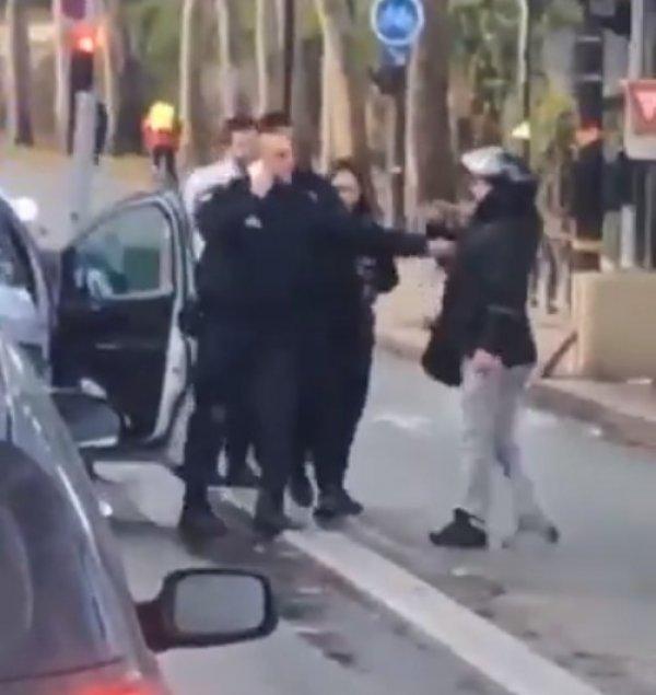 Fransa'da bir kişi polisin uyguladığı şiddet sonucu öldü