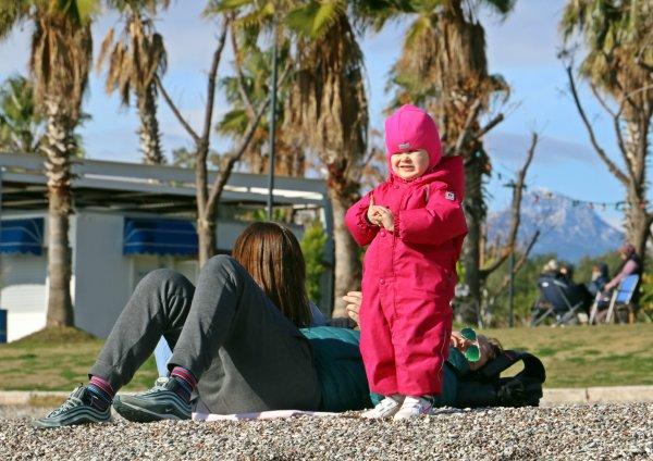 Antalyalıların deniz keyfi devam ediyor
