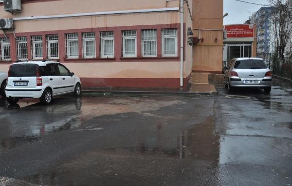 Sınıfta arkadaşlarıyla tartışan öğrenci pencereden atladı