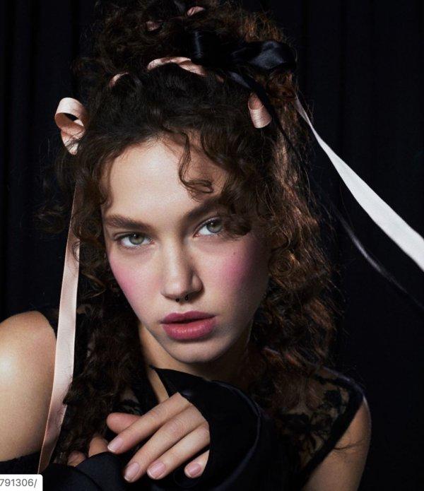 Melisa Şenolsun'dan yeni pozlar