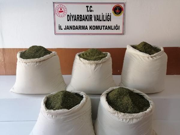Lice'de, toprağa gömülü 162 kilo esrar ele geçirildi
