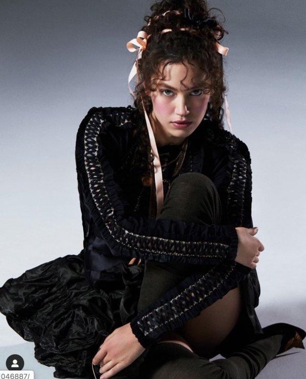 Melisa Şenolsun'dan yeni pozlar