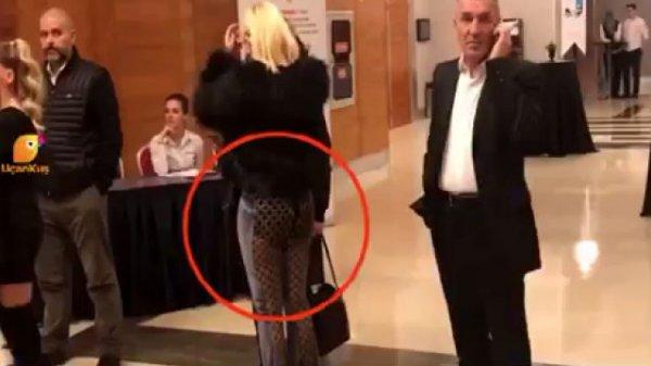 Ömür Gedik'in pantolonu yırtıldı