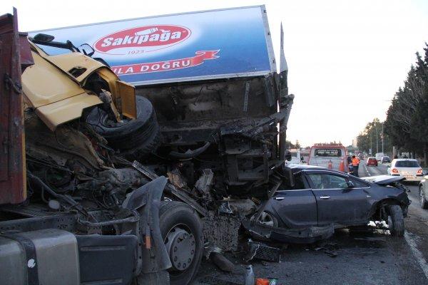 İzmir'de zincirleme trafik kazası: 6 yaralı