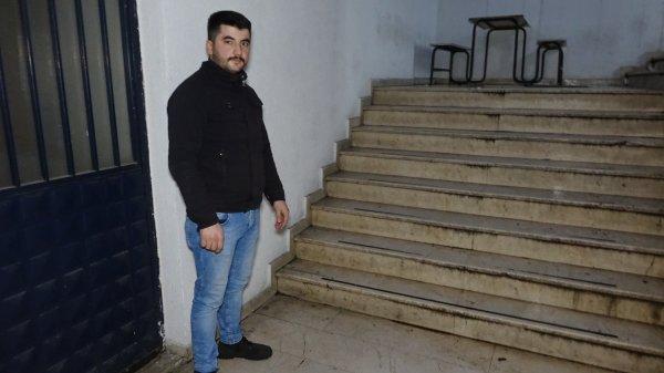 Yağmurda ıslanan köpeği kazağını çıkarıp kuruladı