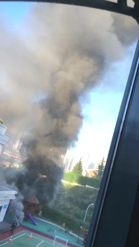 Okulun alt katındaki iş yeri yandı, öğrenciler çıkarıldı