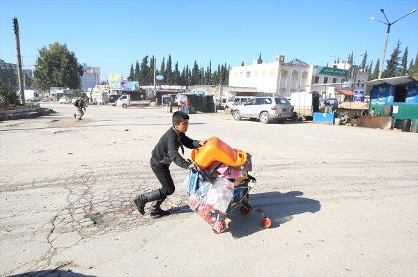 Esad rejiminden İdlib'e hava saldırısı: 17 ölü