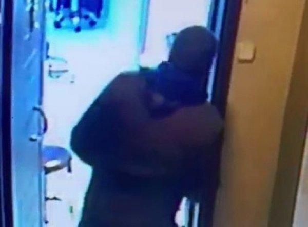 Simidini yiyerek hırsızlık yaptı