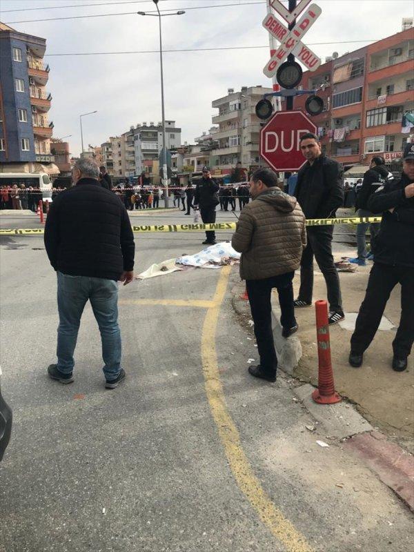 Mersin'de trenin çarptığı kadın öldü