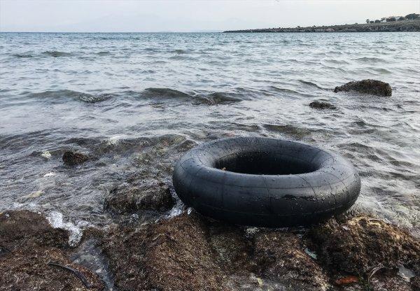 Ölen göçmen çocuklardan geriye ayakkabıları kaldı