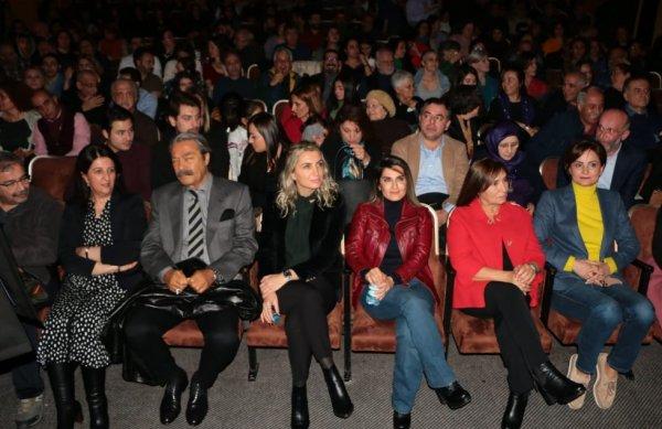 HDP'nin tiyatrosunu CHP'liler de izledi