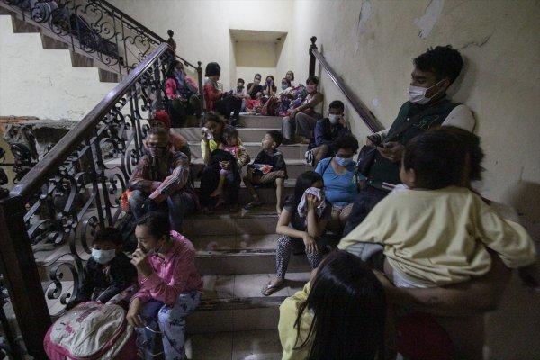 Filipinler'de Taal Yanardağı'nda patlama