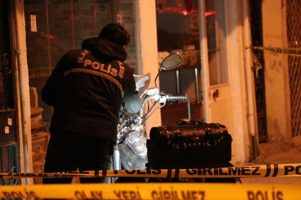 İzmir'de bıçaklı kavga : 1 ölü