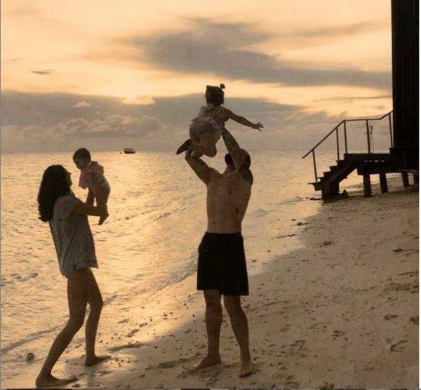 Berkay'dan Maldivler tatili açıklaması