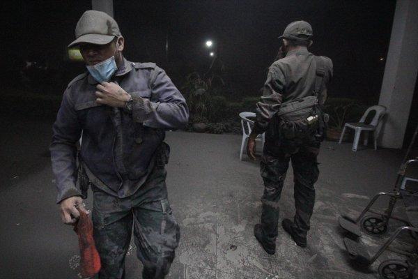 Filipinler'de Taal Yanardağı'nda patlama