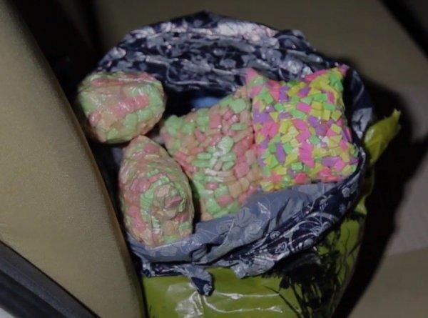 Elazığ'da otomobilin koltuk altında 5 bin adet hap çıktı