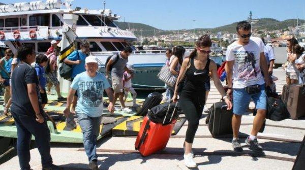 Türk turistler Yunanistan'da 136 milyon euro harcadı