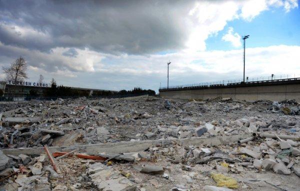 Atatürk Havalimanı kargo bölümünde yıkım bitti