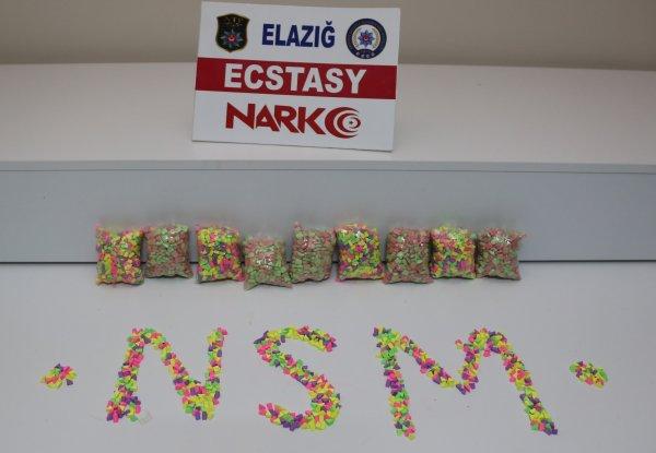 Elazığ'da otomobilin koltuk altında 5 bin adet hap çıktı