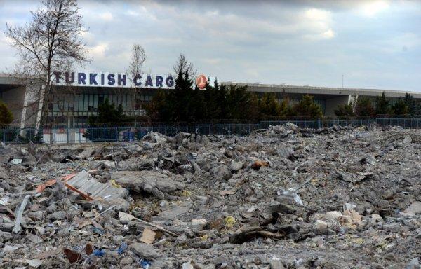 Atatürk Havalimanı kargo bölümünde yıkım bitti