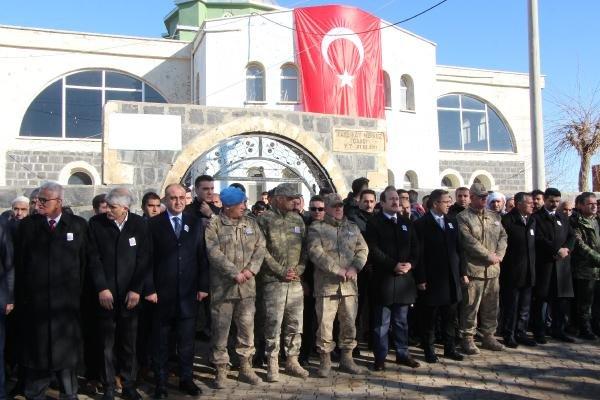 Şehit güvenlik korucusu Kürtçe ağıtlarla uğurlandı