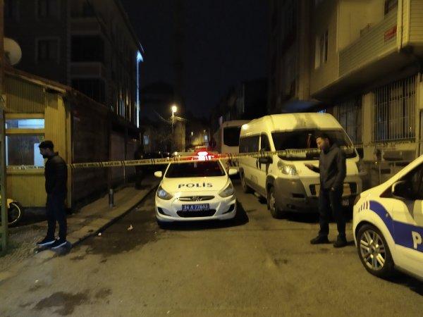 Gürültü yapan gruba müdahale eden adam darbedildi