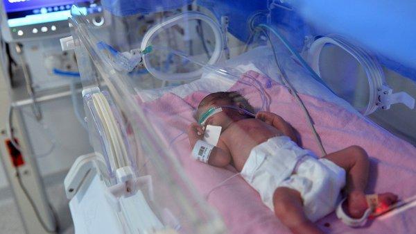 Mersin'de yaşayan Suriyeli çiftin dördüz çocukları oldu