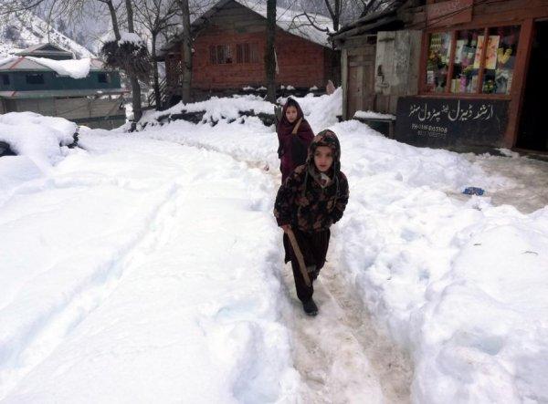 Pakistan'da çığ nedeniyle ölü sayısı 101'e ulaştı