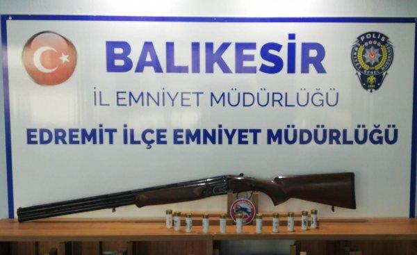 Balıkesir'de polis uygulamalarında 9 adet silah yakalandı