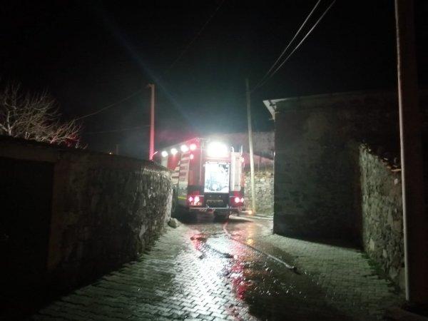 Yangında alevlerin arasında kalan 11 yaşındaki kız öldü