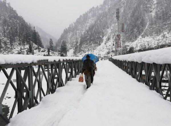 Pakistan'da çığ nedeniyle ölü sayısı 101'e ulaştı