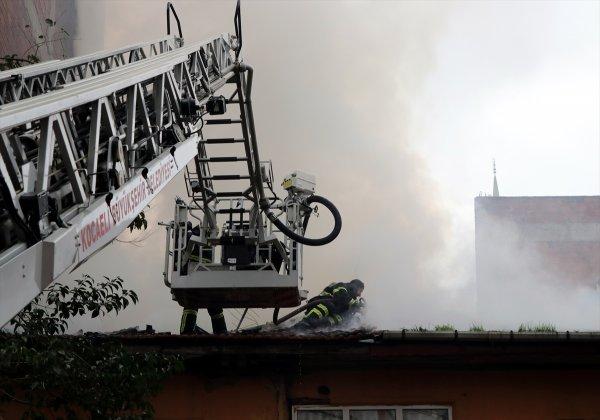 Yangından anne ve 4 çocuğunu vatandaşlar kurtardı