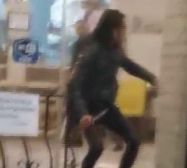 Bayrampaşa'da palalı saldırgan, polis tarafından vuruldu