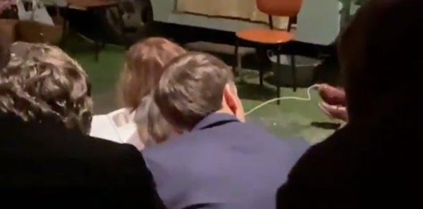 Macron'un görüntüsünü paylaşan gazeteci gözaltında