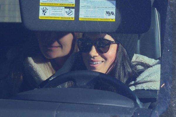 Kraliyet gelini direksiyonda yakalandı