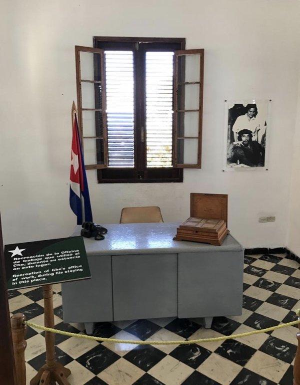 Doğu Perinçek'in yazı mazası koruma altında