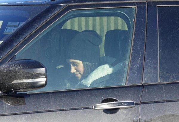 Kraliyet gelini direksiyonda yakalandı