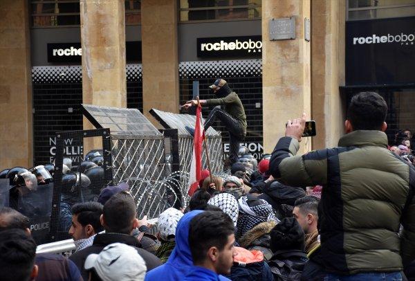 Lübnan’da çatışmalar: 220 yaralı