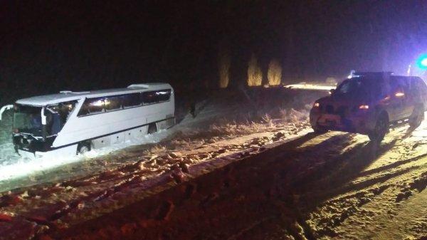 Sivasspor altyapı futbolcularının otobüsü kaza yaptı